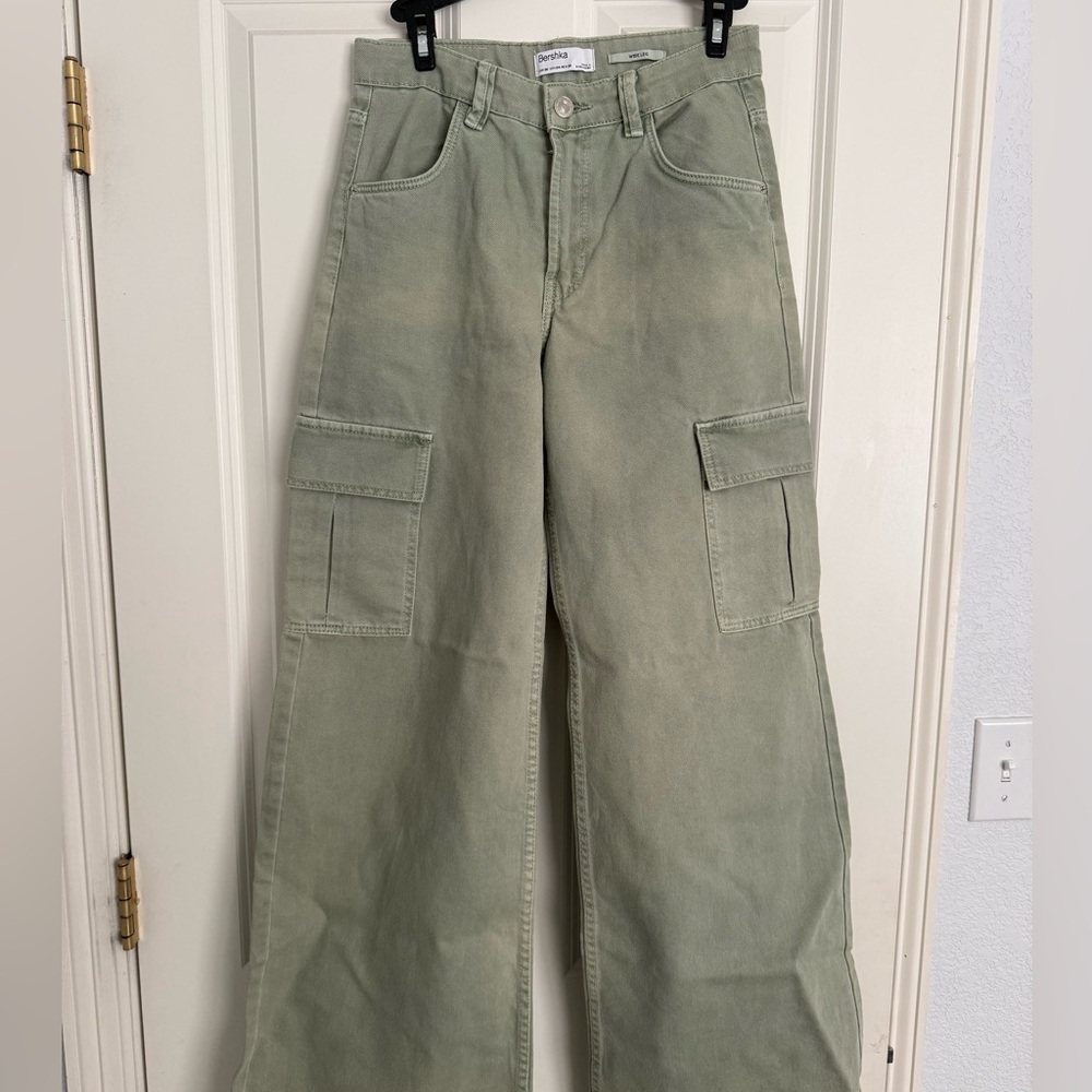 Bershka Olive Wide Leg Cargo Pants
